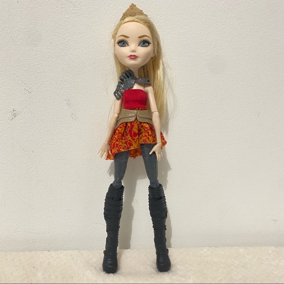 Monster High Ever After High Dragon Games Apple White Doll - Picture 2 of 8